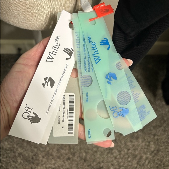 Off-White Cropped Hoodie - Picture 6 of 10